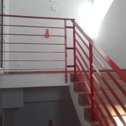 balustrada schodowa czerwona