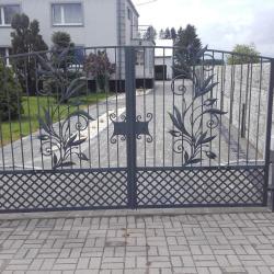 artystyczna brama wjazdowa kuta metalowa