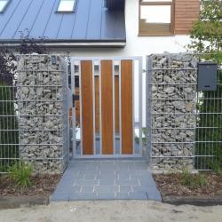 furtka metal drewno