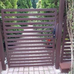 metalowa bramka wejściowa