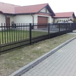 metalowe ogrodzenie posesji 