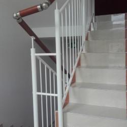 balustrady schodowe z porecza